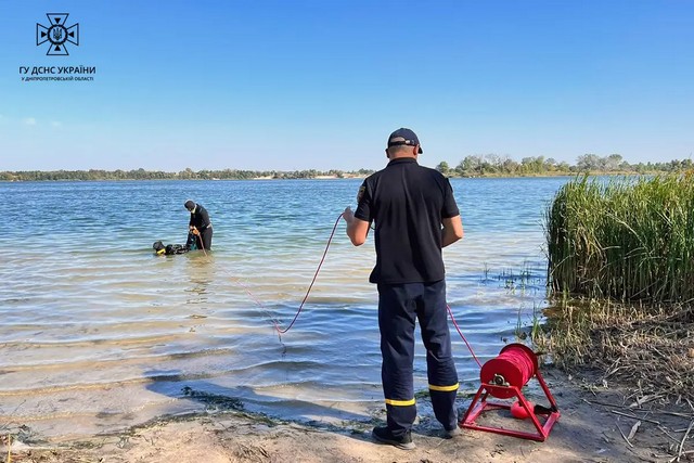 На Днепропетровщине в Голубом озере утонул мужчина: водолазы-спасатели достали тело из водоема