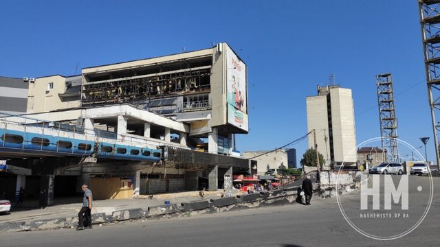 Работают почти все киоски и магазины: что происходит на автовокзале Днепра спустя месяц после атаки
