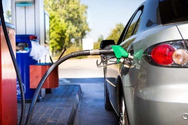Цены на АЗС: среднюю стоимость бензина и дизеля снизили