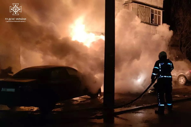 На улице Калиновая сгорели BMW и Daewoo